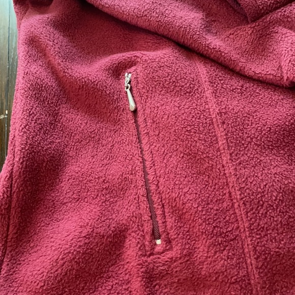 Karen Scott cranberry fleece coat - Picture 3 of 3